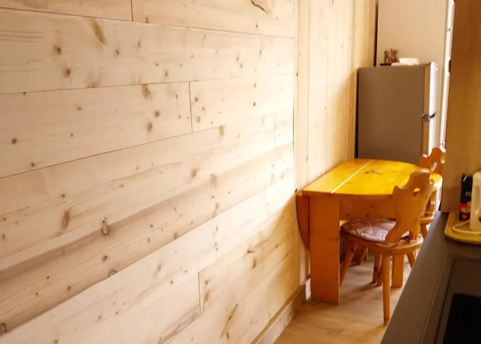 Plaisance アパートホテル